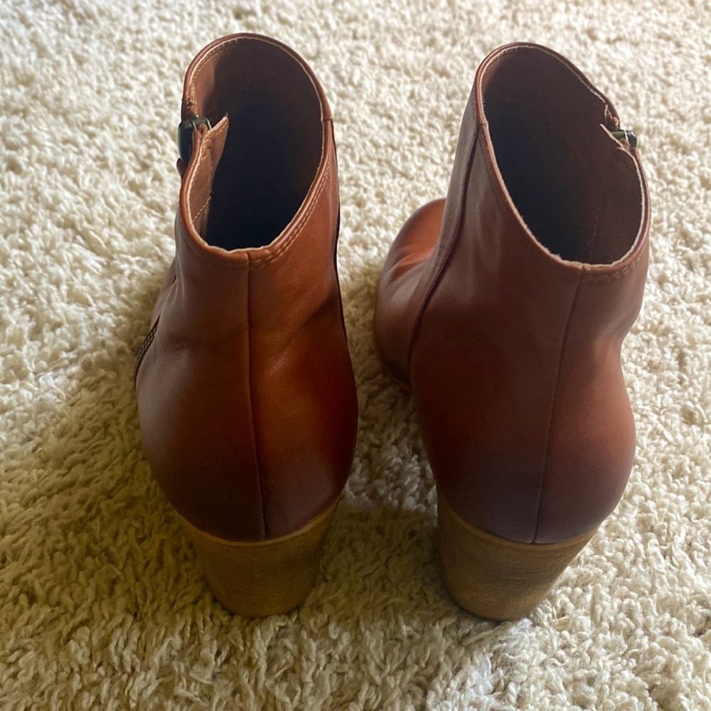 BP Trolley Leather Ankle Bootie - Picture 4 of 5